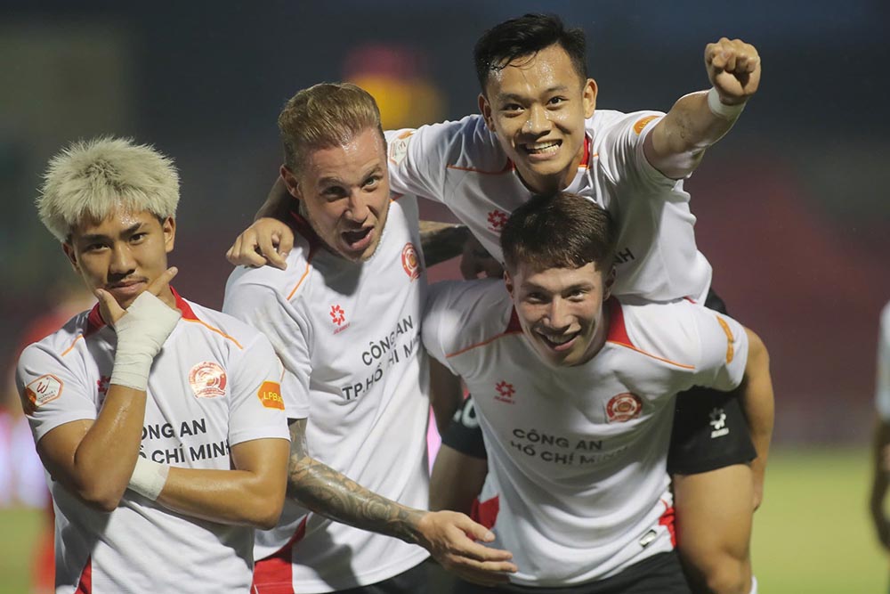 Ho Chi Minh City Police has their first victory after 3 consecutive defeats. Photo: Vinh Dien