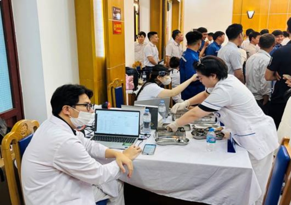 VNPT Bac Ninh promotes the application of digital transformation through the clinic ecosystem in health check-up records management and storage. Photo: Pham Hoa