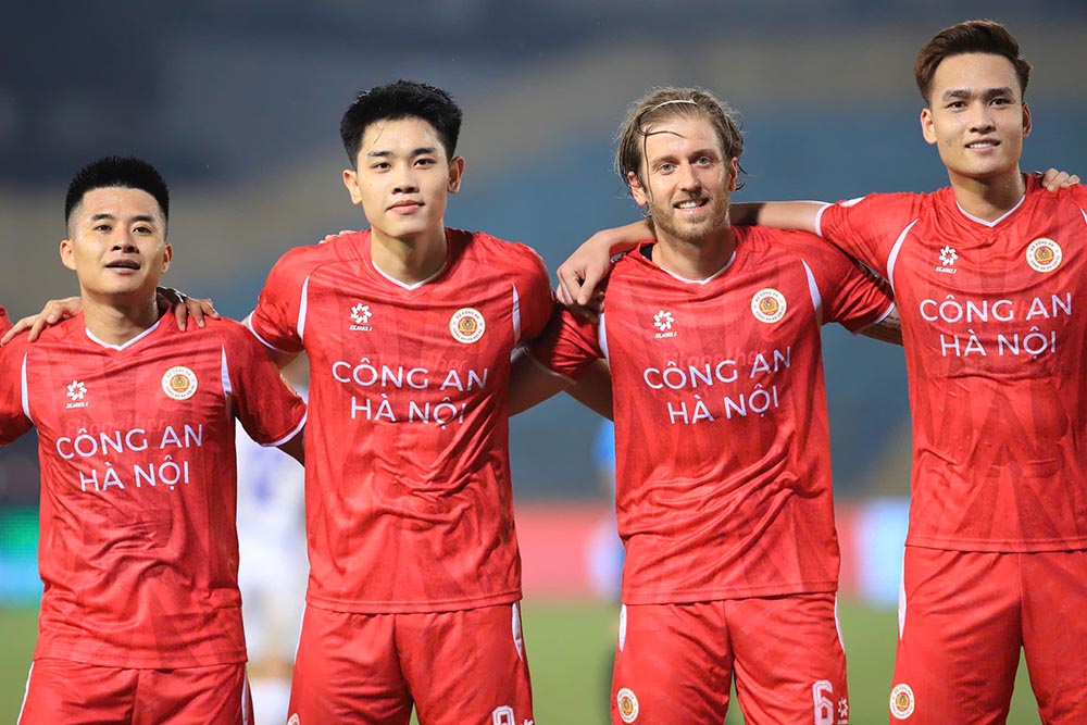 Hanoi Police firmly hold the top spot in the V.League 2025-2026 rankings. Photo: Minh Dan