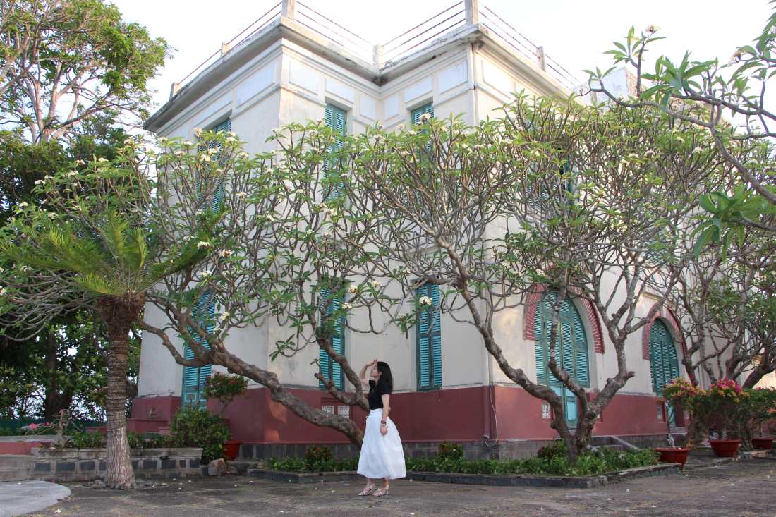 Vista de la villa Vong Nguyet, una de las 5 villas en el sitio histórico del pabellón Bao Dai, abierta para recibir a residentes y turistas para visitar. Foto: Phuong Linh