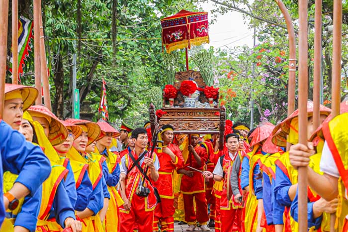 Hoa Lu Festival takes place from April 25 to April 27 (ie March 9 to November 11 of the 3rd year of Binh Ngo) at the special national relic site of Hoa Lu ancient capital (Ninh Binh). Photo: Hang Nguyen - Tran Lam