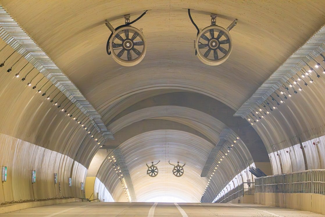 Cao tốc Quảng Ngãi – Hoài Nhơn có 3 hầm xuyên núi, trong đó hầm số 3 là hầm xuyên núi lớn thứ ba cả nước. Ảnh: Đông Giang