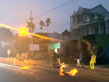 Scene of the accident that killed 3 people at dawn. Photo: Thanh Tuan