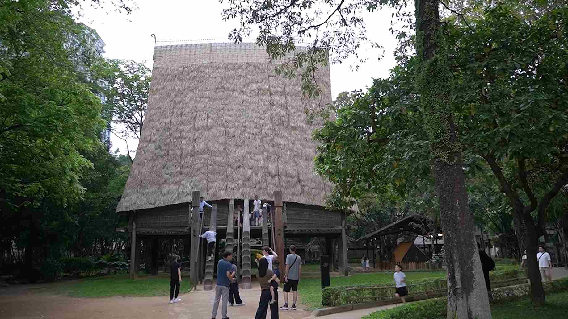 Vietnamese - Western tourists come to the Vietnam Museum of Ethnology on holidays