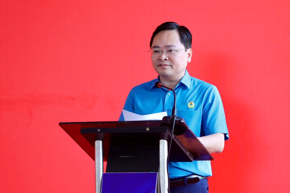 Phát biểu mở đầu buổi gặp mặt, Chủ tịch Tổng Liên đoàn Lao động Việt Nam khẳng định trước yêu cầu mới, tổ chức Công đoàn sẽ coi người lao động là trung tâm của mọi kế hoạch hoạt động. Trọng tâm sắp tới là hình thành các chương trình phúc lợi dài hạn, ứng dụng chuyển đổi số và quản lý tài chính công đoàn minh bạch, hiệu quả để mang lại lợi ích thiết thực nhất cho đoàn viên.