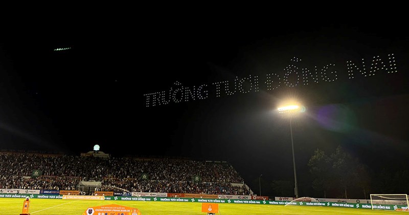Đồng Nai: Trường Fresh trình diễn drone mừng Biên Hòa lên thành phố
