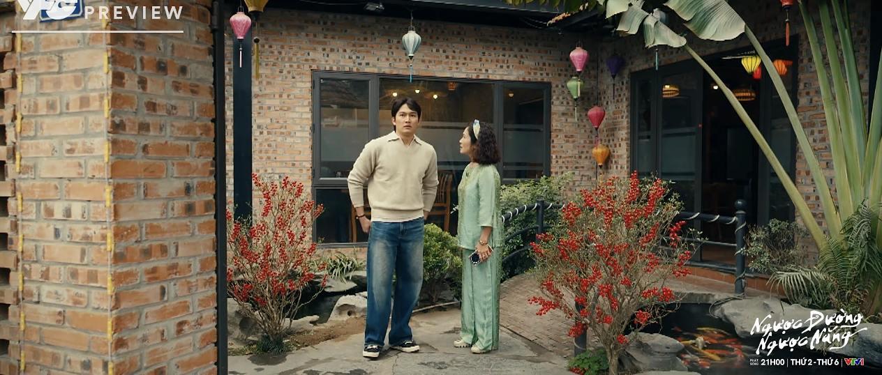 Bà Diện tuyên bố chọn Hồng là con dâu. Ảnh: VFC. 