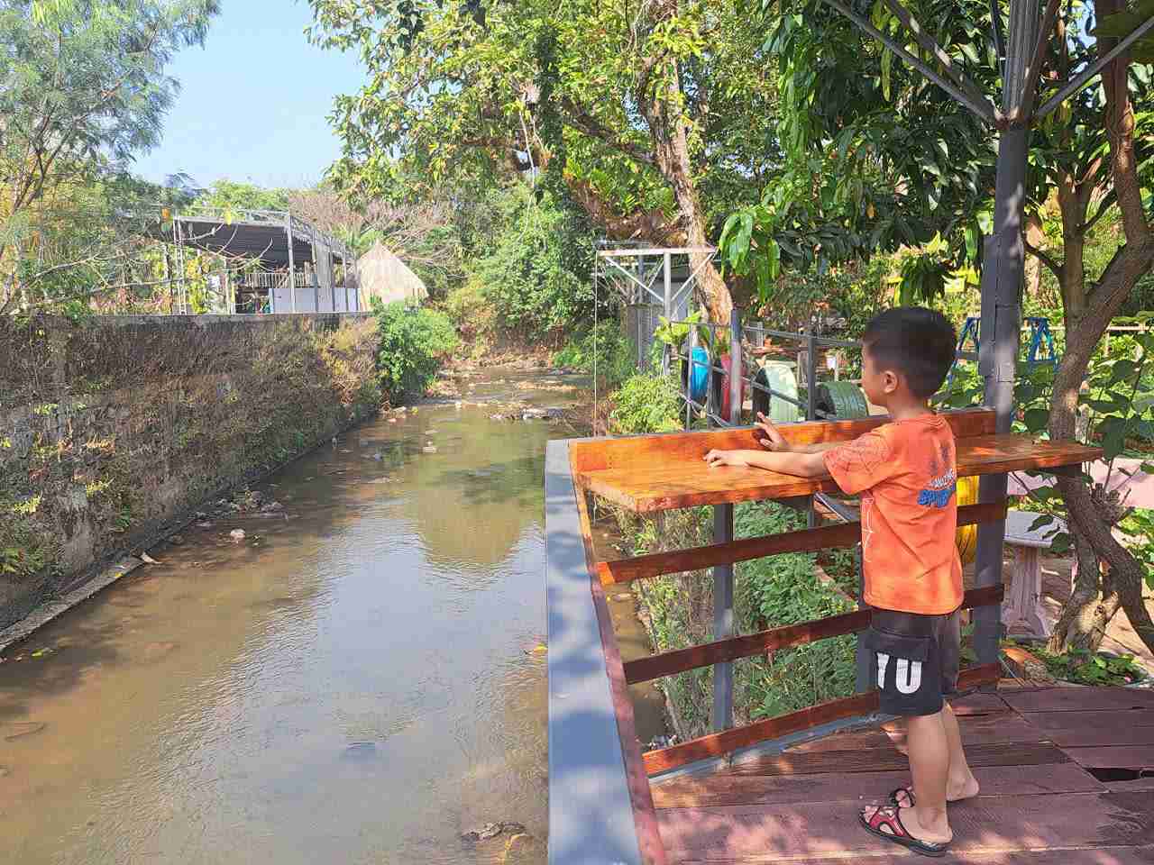Trade union levels in Dak Lak province coordinate with local authorities to prevent and combat drowning for children in the summer. Photo: Kim Oanh