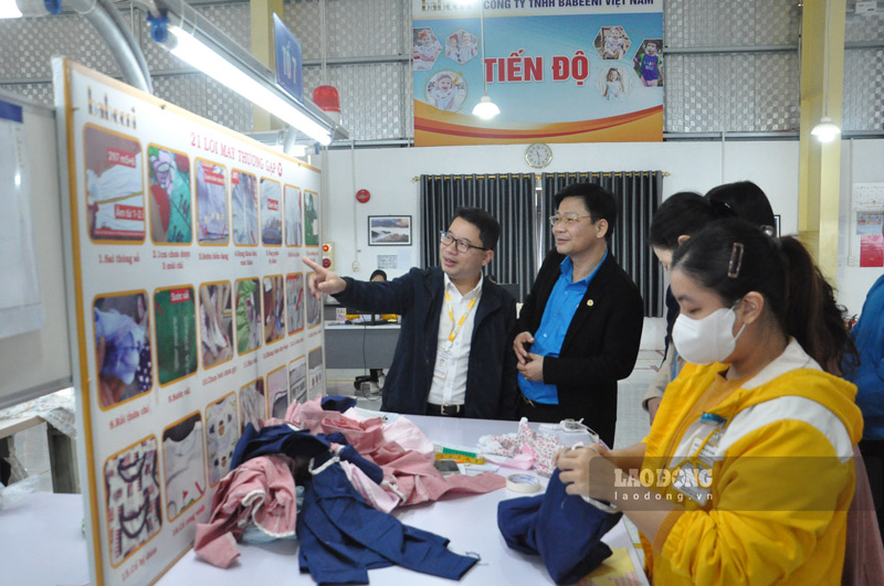 Lao Cai Trade Union coordinates with businesses to remove bottlenecks in lack of raw materials and labor. Photo: Dinh Dai