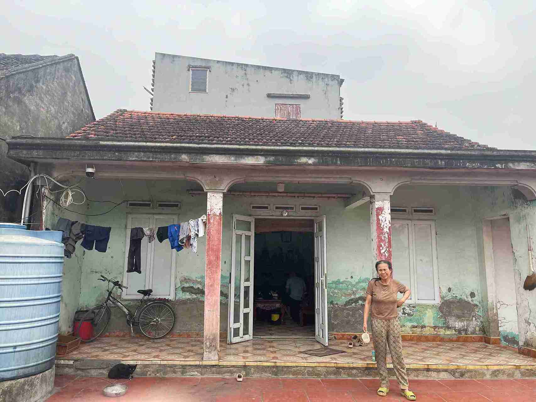 Căn nhà cũ của vợ chồng ông Thạch, bà Dính là nơi họ nương tựa suốt những năm tháng khó khăn. Ảnh: Mai Hương