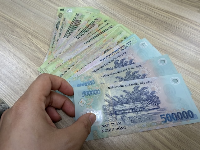 Over the past 5 years, the "bottom" pension has increased from 2.3 million VND to 3.8 million VND/month. People expect early pension increases. Photo: Thuy Linh