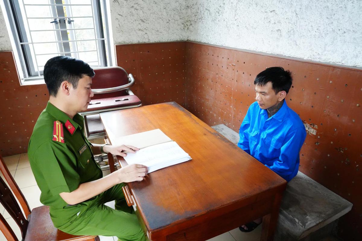 Đối tượng Cù Văn An tại Cơ quan Công an. Ảnh: Công an Quảng Ninh