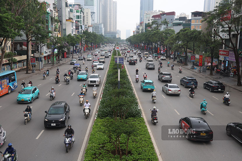 Tuyến đường Trần Duy Hưng khá thông thoáng trong sáng ngày 28.4. Ảnh: Dương Anh