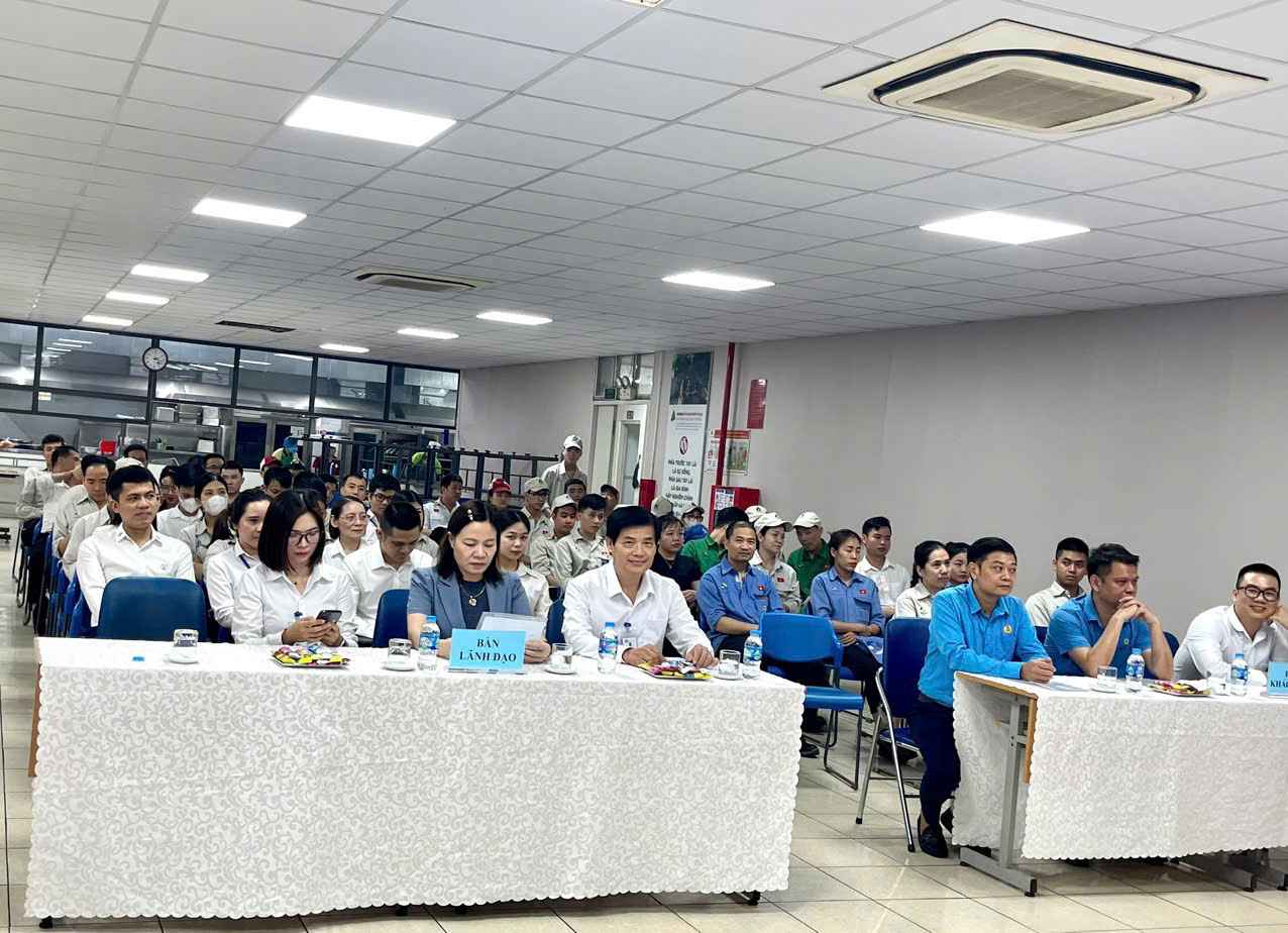 Các đại biểu dự Đại hội thành lập Công đoàn cơ sở. Ảnh: Công đoàn Hưng Yên