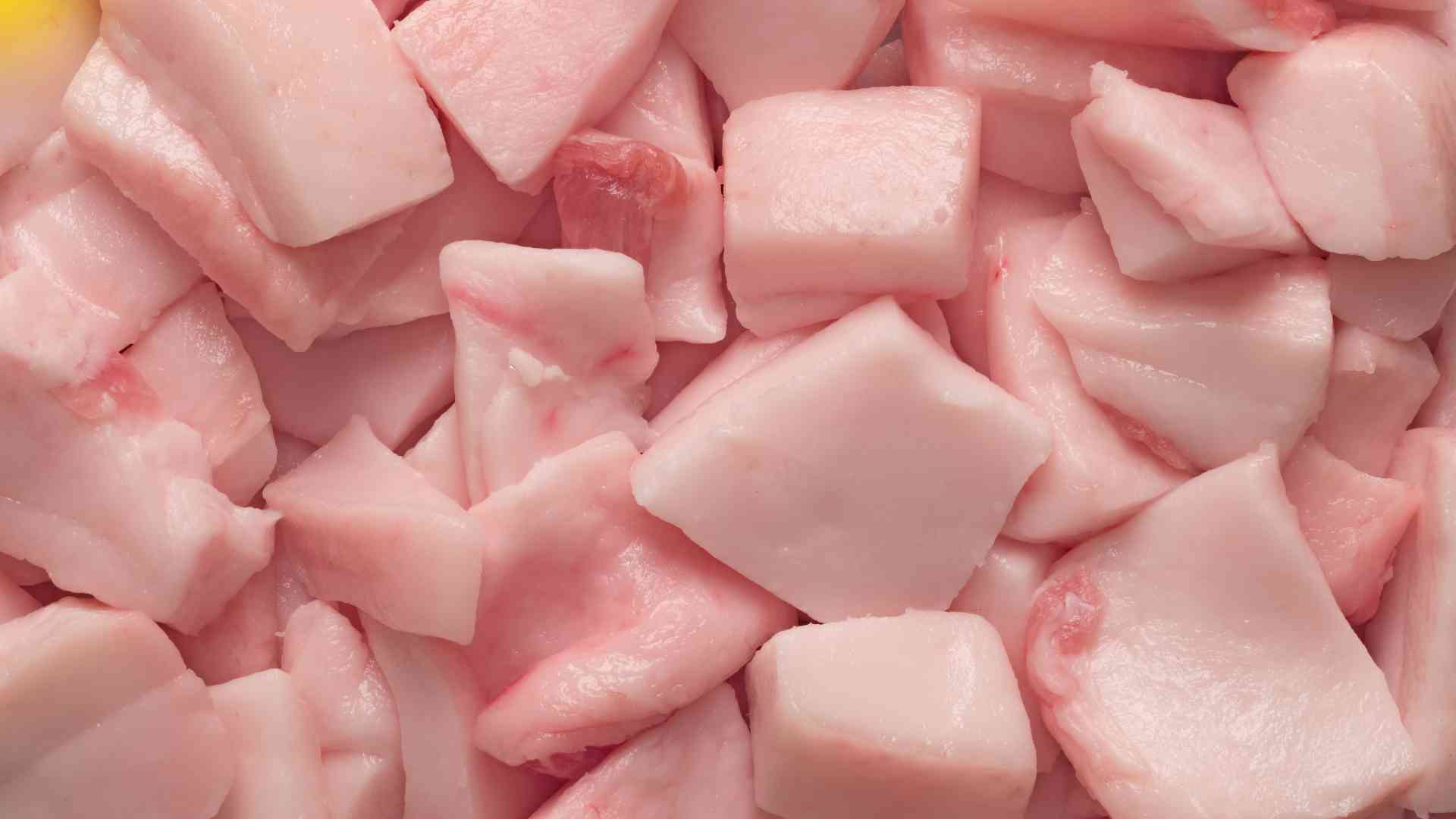 Pork fat contains natural fats that play an important role in maintaining moisture and protecting the skin barrier. Illustration photo: Huong Son