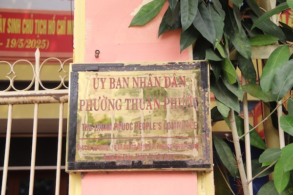 Many public land and houses in the center of Da Nang are waiting for a definitive handling plan to avoid waste. Photo: Nguyen Linh