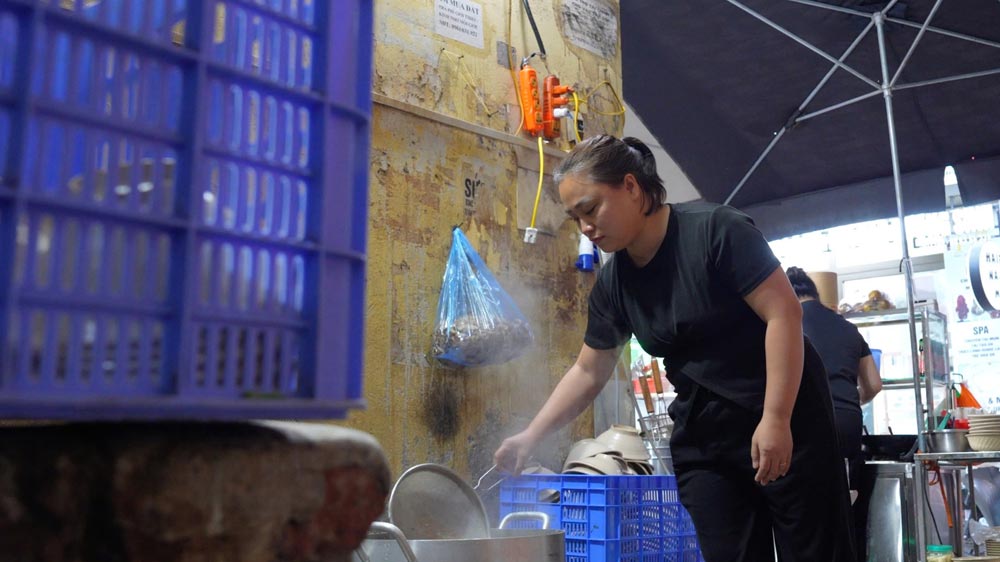 Cuộc đời của chị Đỗ Thị Thúy đã đổi thay nhờ tận dụng được nguồn vốn vay từ năm 2016. Ảnh: VŨ LINH