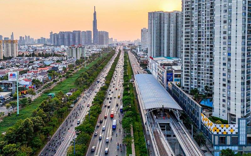 After metro line No. 1 (Ben Thanh - Suoi Tien), Ho Chi Minh City continues to deploy a series of new metro lines. Photo: MIHH QUAN