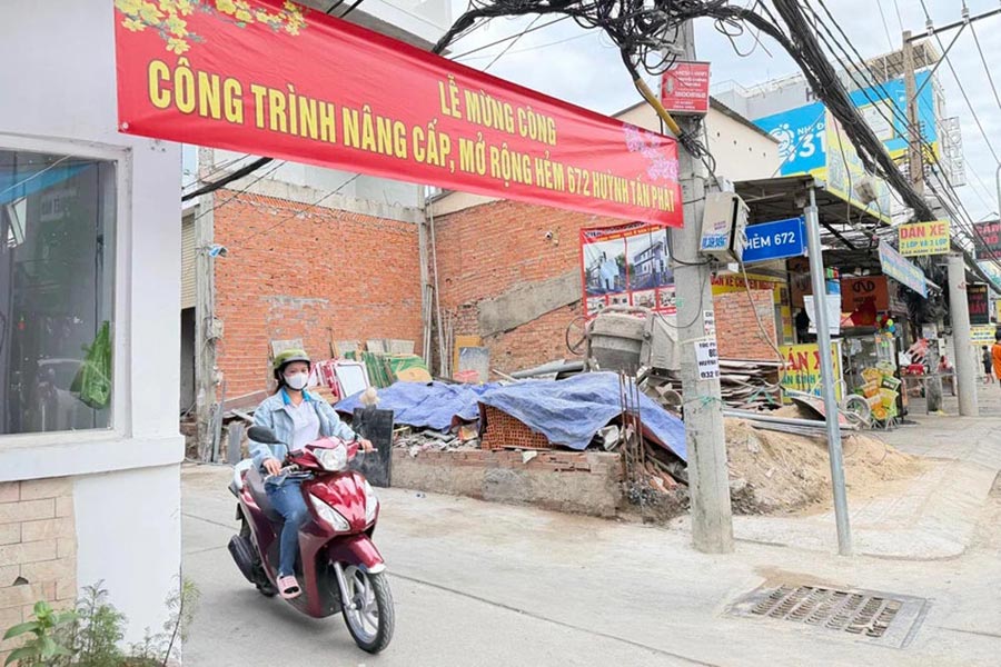 Tuyến hẻm 672 đường Huỳnh Tấn Phát vốn là nỗi ám ảnh của người dân vì vừa nhỏ, vừa ngập, nay đã hoàn toàn thay đổi. Ảnh: MINH TÂM