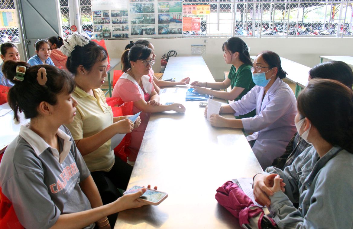 Sinh hoạt sức khỏe cho lao động nữ. Ảnh: Thanh Mai