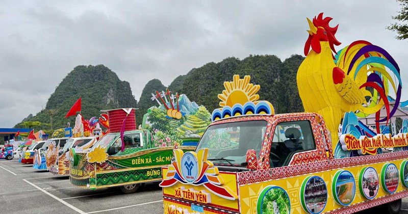 Quảng Ninh: Diễu hành xe mô hình độc đáo của 54 xã, phường