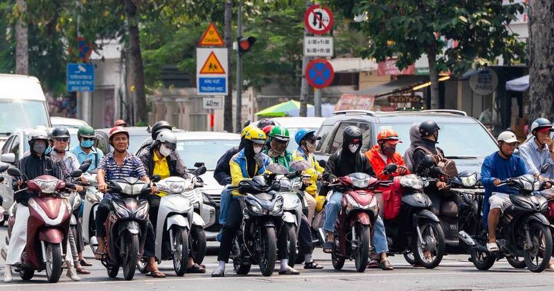 Tạm biệt nắng nóng, Nam Bộ đón mưa dông