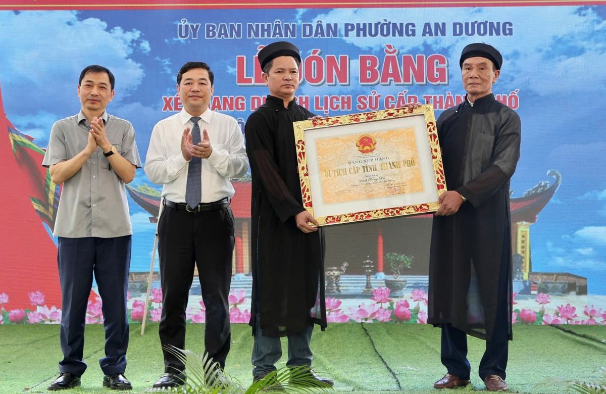 La maison communale de Nông Xá, quartier d'An Dương, reçoit le certificat de classement de site historique au niveau de la ville. Photo: Portail d'information électronique de Hải Phòng