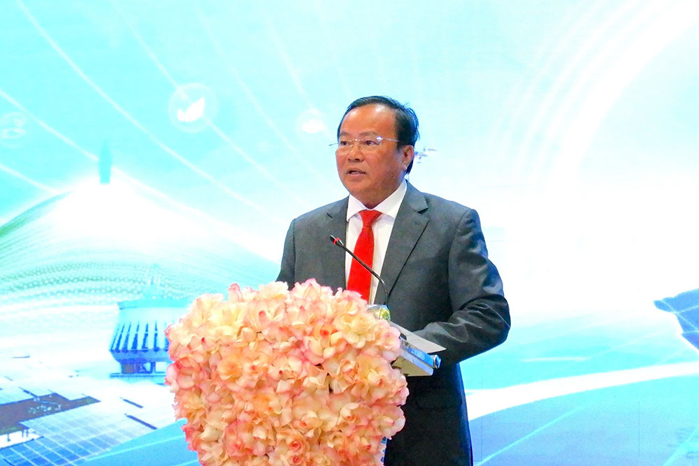 Chủ tịch UBND tỉnh Tây Ninh Lê Văn Hẳn phát biểu tại Hội nghị. Ảnh: Anh Huy