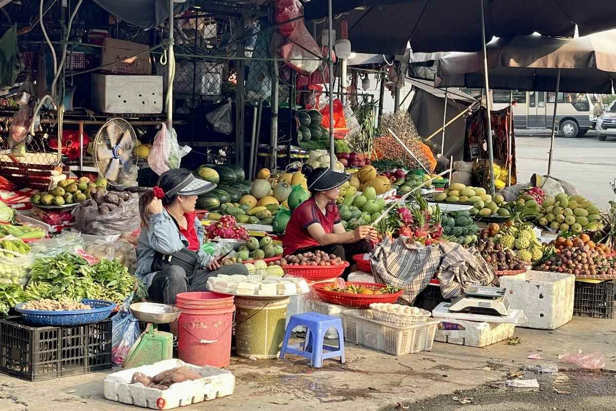 Một số mặt hàng rau củ quả, trái cây tiếp tục ghi nhận mức tăng trong khoảng 1 tuần nay. Ảnh: Thanh Bình 