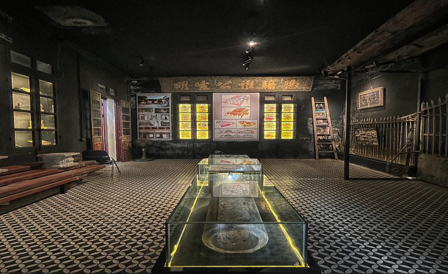 22 Hang Buom Cultural and Art Center is a heritage house associated with the community life of the Old Quarter, preserving historical values and unique features in Hanoi's ancient architecture. Photo: Viet Van