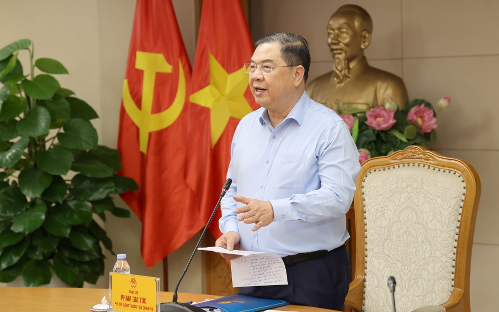 ファム・ザー・トゥック常任副首相が建設省、一部の省庁、ハノイ市、ホーチミン市と鉄道プロジェクトの実施状況について協議。写真:VGP