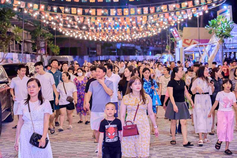 VUI-Fest Cát Bà - ‘Trạm dừng” trải nghiệm nhịp sống mới của Cát Bà. Ảnh: Thanh Sơn