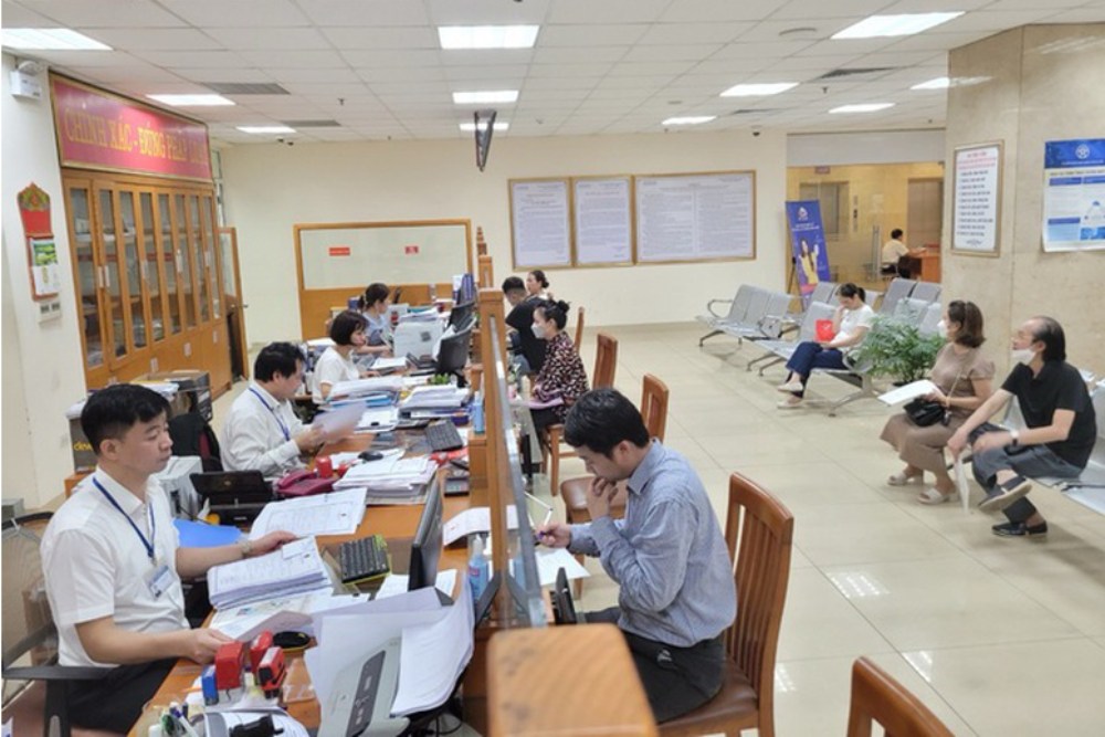 The Ministry of Home Affairs has calculated the national civil servant payroll needs in the new period. Photo: VGP