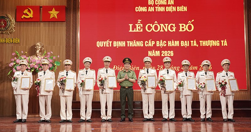 Điện Biên: Thăng cấp bậc hàm cho nhiều sĩ quan lên Đại tá, Thiếu tướng