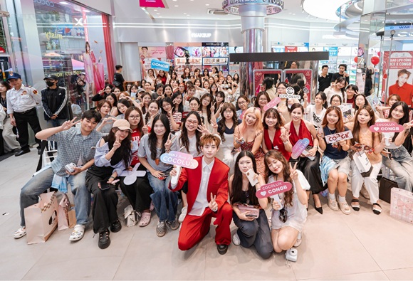 Năng lượng của CongB khiến fan đứng ngồi không yên. Ảnh: Cocolux x 3CE