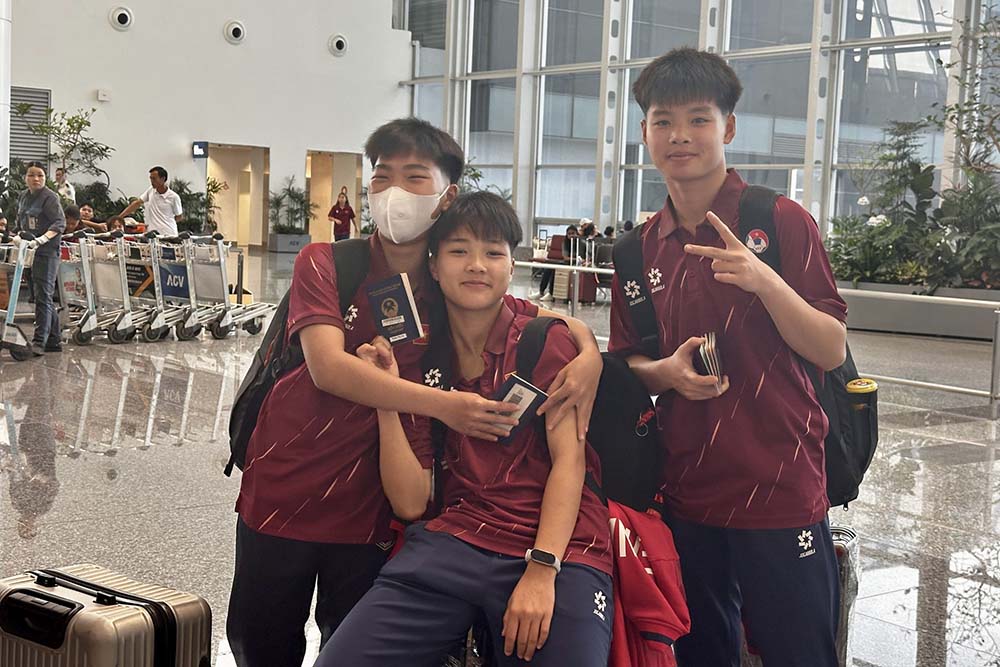 Các cầu thủ U17 nữ Việt Nam có tinh thần thoải mái. Ảnh: VFF