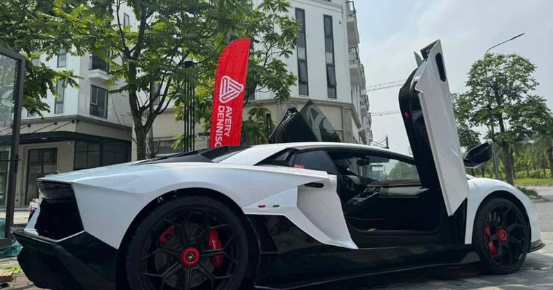 Lamborghini Aventador tại Việt Nam "lột xác" với body kit Ultimae