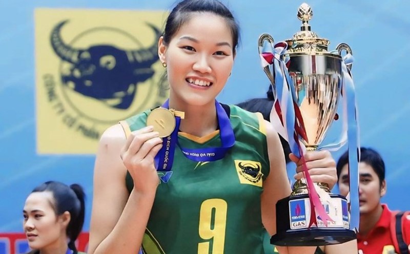 Ngọc Hoa hiện đang là huấn luyện viên trưởng của đội VTV Bình Điền Long An. Ảnh: VFV