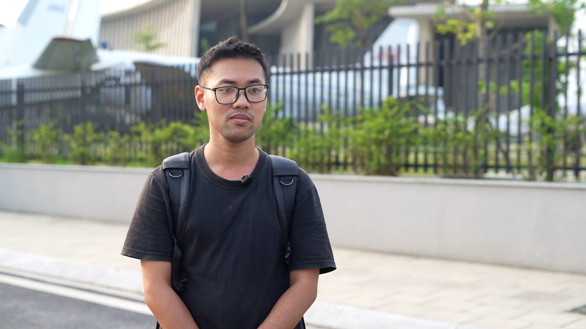 Theo anh Lương Đức Minh, khách hàng chụp ảnh dịp 30.4 năm nay chủ yếu là học sinh, sinh viên, với nhu cầu lưu giữ kỷ niệm và chia sẻ trên mạng xã hội. Ảnh: Trang Anh