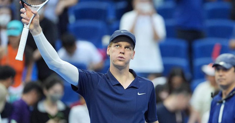 Sinner lập kỳ tích lịch sử, vào tứ kết Madrid Open 2026