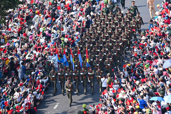 Parade forces at the 50th Anniversary of the Liberation of the South, National Reunification. Photo: Thanh Vu