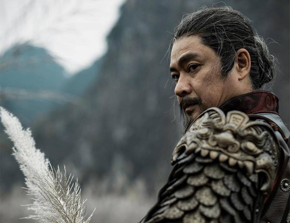 Tạo hình của các nhân vật Thái hậu họ Dương và vua Đinh Tiên Hoàng trong phim “Hộ linh tráng sĩ: Bí ẩn mộ vua Đinh“. Ảnh: Nhà sản xuất