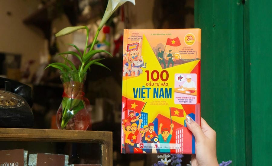 Work "100 Things to be proud of Vietnam". Photo: Publishing House