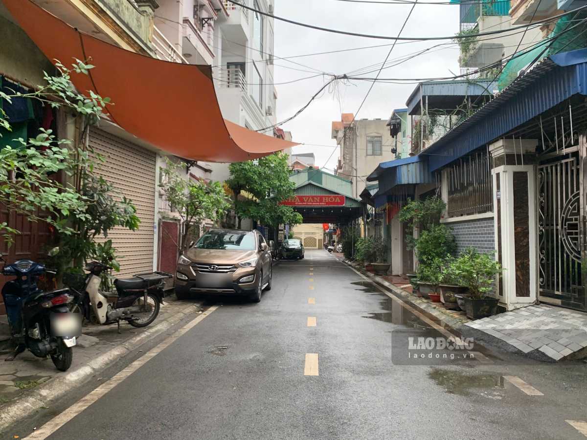 Handling the cultural house of Tran Quang Khai 2 residential group located in the middle of the road after a reflection from Lao Dong Newspaper. Photo: Ha Vi