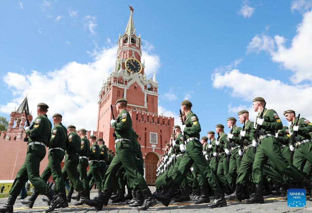 2025년 승전 기념 퍼레이드에 참가하는 러시아 군대. 사진: 신화통신