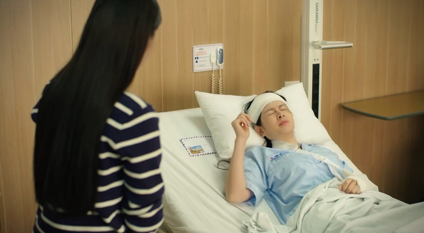 Thương muốn thương lượng với Ly nhưng bị từ chối trong tập 30 phim “Bước chân vào đời“. Ảnh:n VFC.