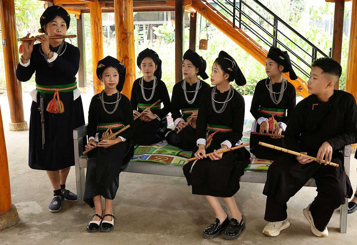 Người dân địa phương gìn giữ văn hóa truyền thống, góp phần tạo sức hút cho du lịch cộng đồng. Ảnh