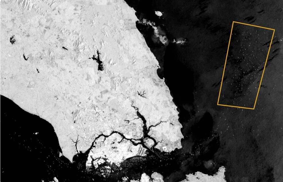 Satellite radar (SAR) images show many oil tankers anchored in the offshore area of Malaysia, belonging to the "east offshore port boundary" area, on April 18, 2026. Photo: European Space Agency (ESA)