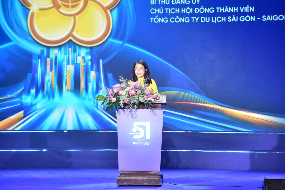 Bà Nguyễn Thị Ánh Hoa - Chủ tịch Hội đồng Thành viên Saigontourist Group phát biểu tại buổi lễ. Ảnh: Minh Tâm