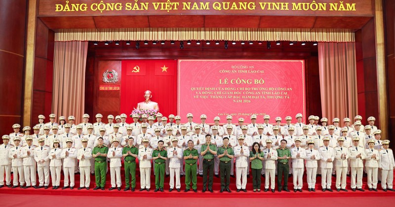 Lào Cai: Thăng cấp bậc hàm cho 84 sĩ quan công an lên Đại tá, Thượng tá